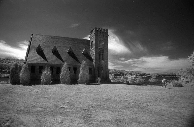 AbandonedChurch-02